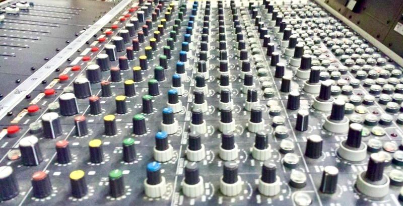 Détail des commandes de la console de mixage